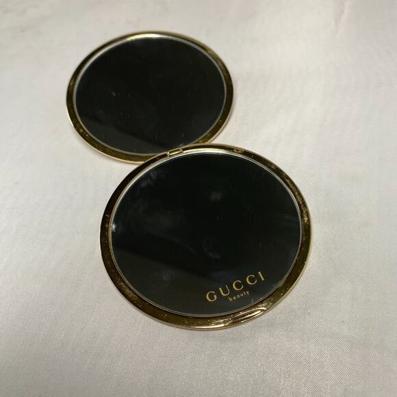 Gold GUCCI Embossed Monogram Compact Pocket Purse Mirror - Picture 3 of 6